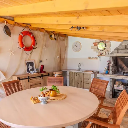 Barbara 2 By Guide Apartman Tribunj (Sibenik-Knin)