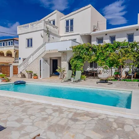 Barbara 2 By Guide 아파트 Tribalj