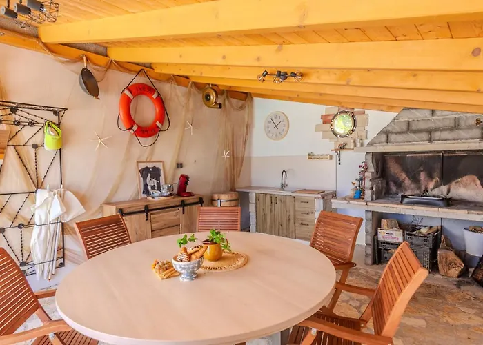 Barbara 2 By Guide Apartamento Tribalj