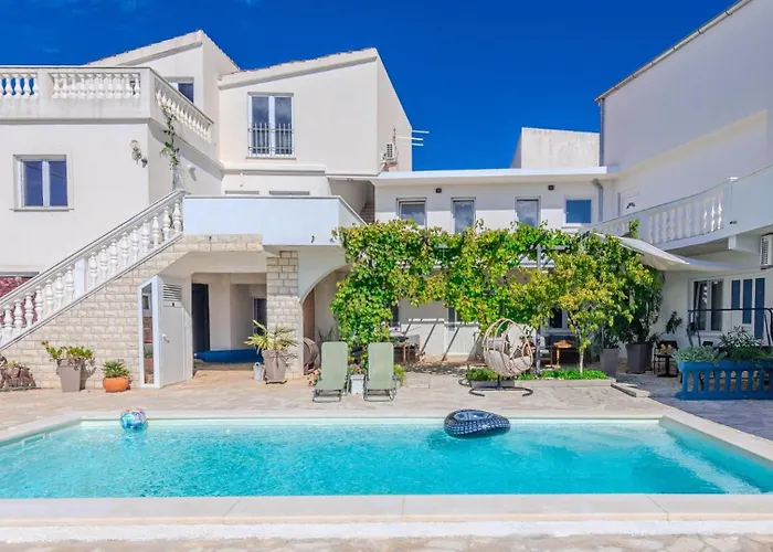 Apartamento Barbara 2 By Guide Tribalj